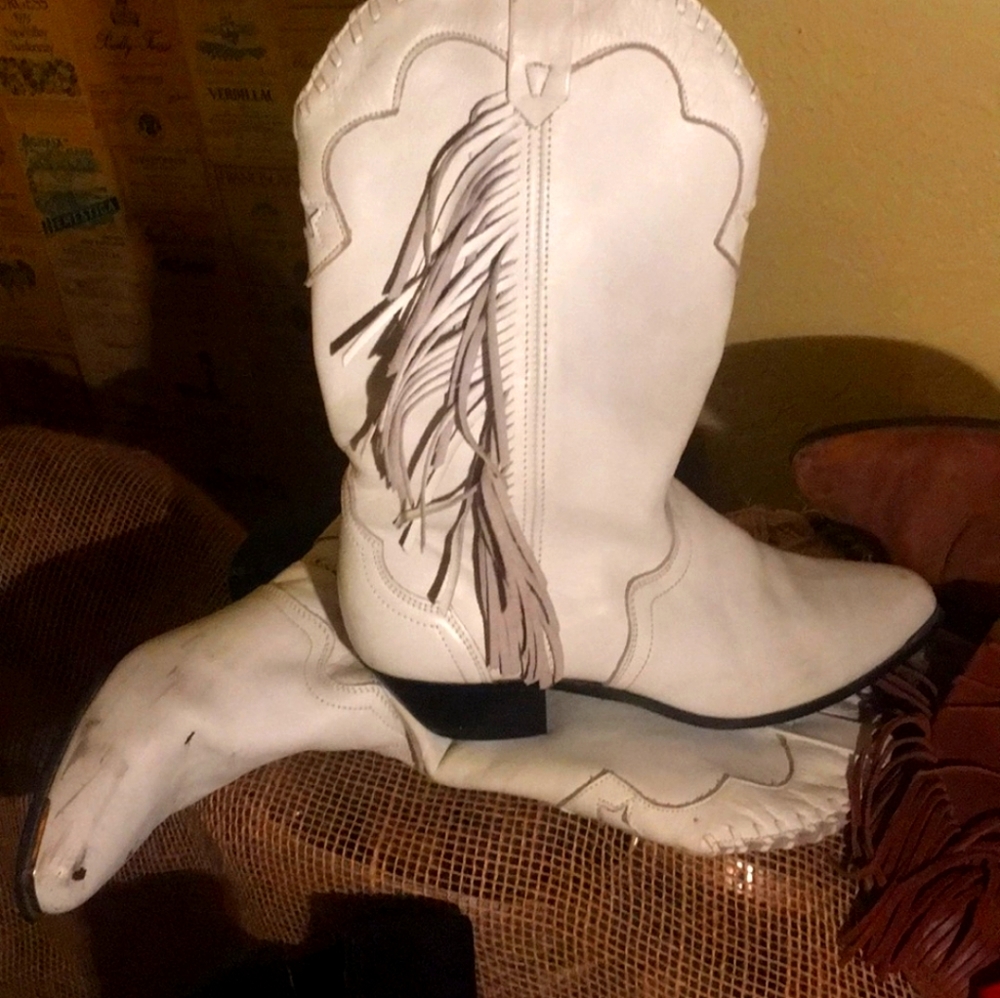 ACME WHITE LEATHER FRINGE BOOTS